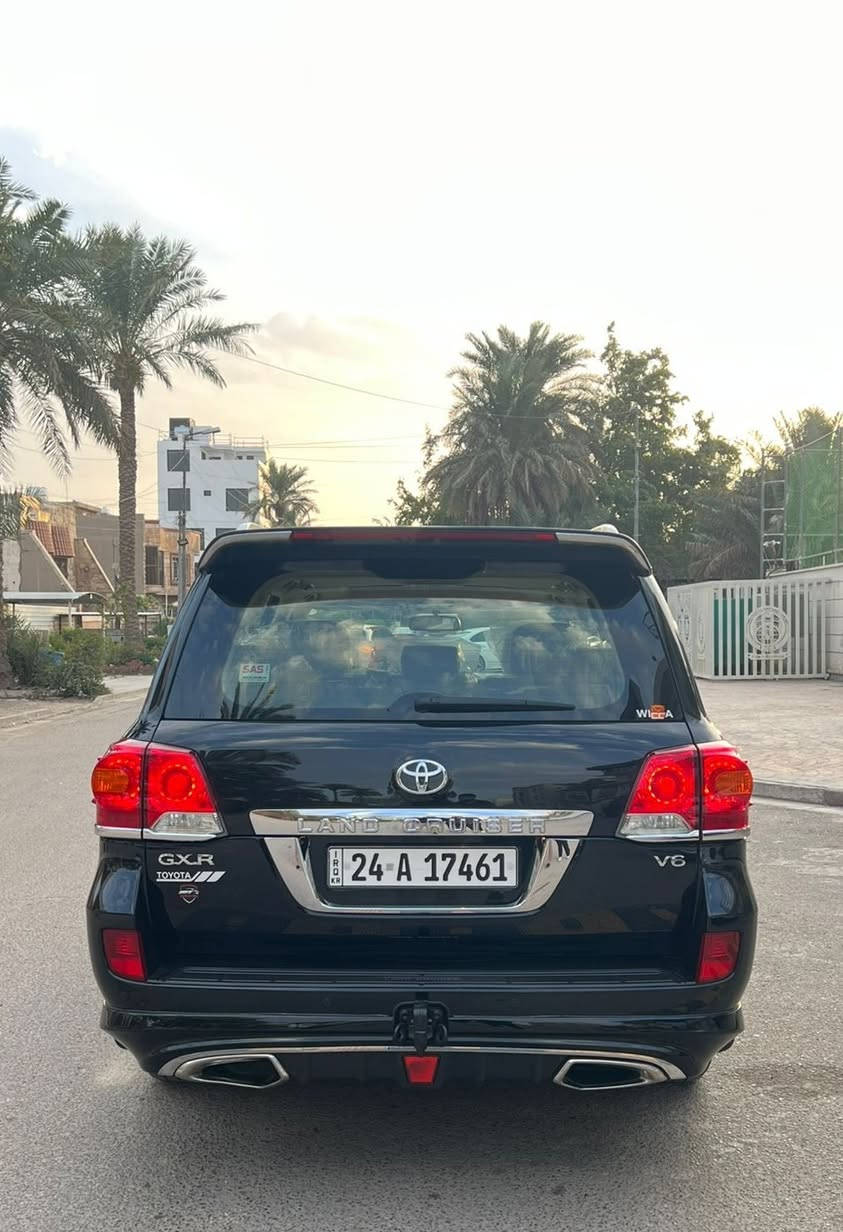 السلام عليكم تويوتا لاندكروز 2015 خليجي بريم وضع الزيرو ماشية 29  حقيقي السيارة مخزونة وكله على البلاد كفالة عامة لا صبغ ولا بارد ولارصعه
مواصفات المعروفة
رقم شمالي دولي بأسمي سنويه وهزه كله جديد
السعر 49  وبيه مجال
اي استفسار *********** بغداد زيونة
