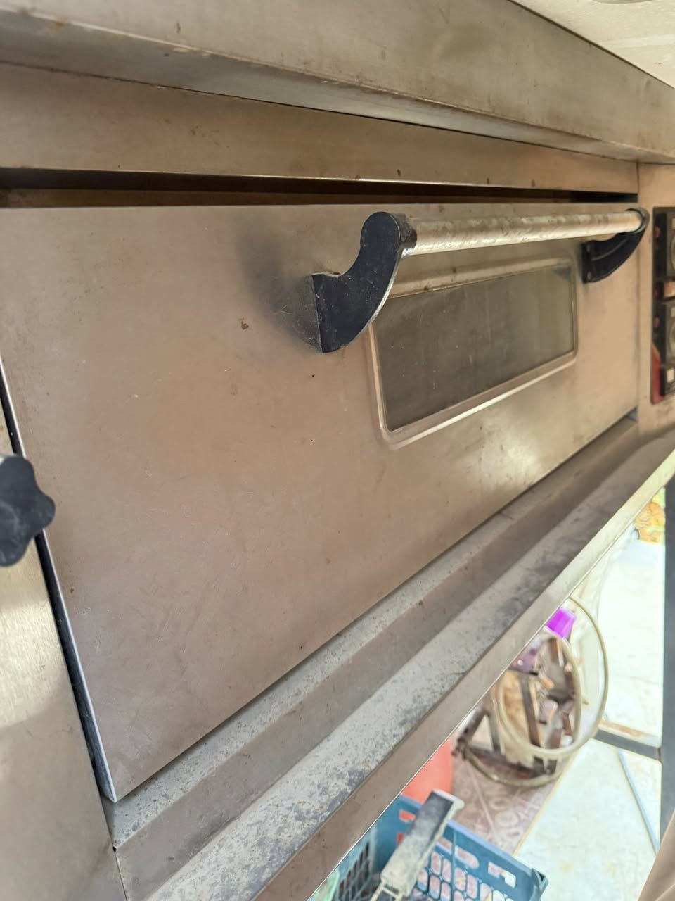 السلام عليكم
أغراض مطعم للبيع  مكانهم بالحله 
 أسعار مناسبه ان شاء الله ***********
