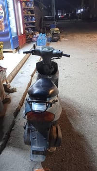 9للبيع دراجه نضيفه مبدل بيهة بس بوشه وبستم وشغل مضبوط وكفرهة الأمامي م...