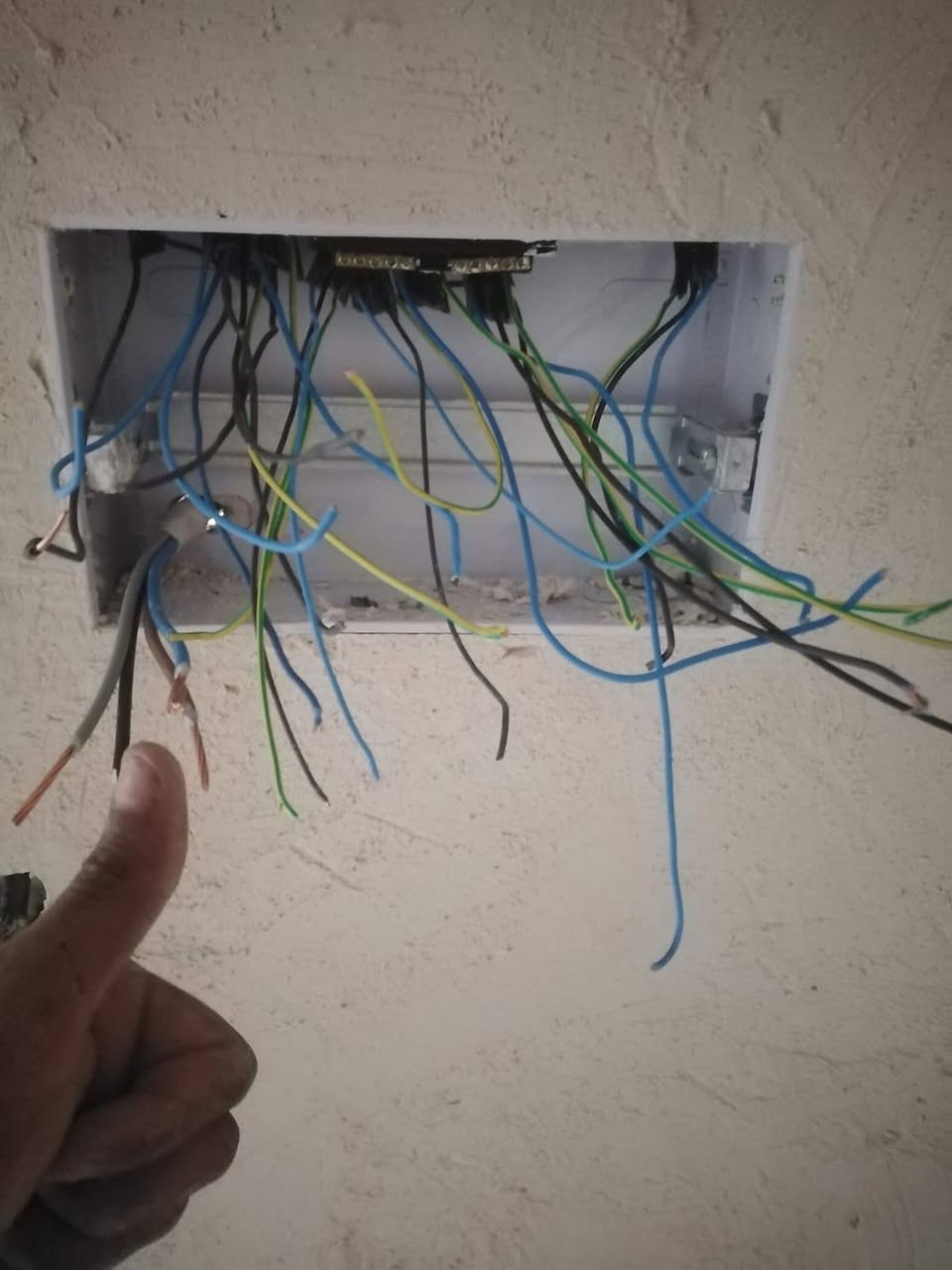 اصطه تسيس كهربائيات عام ربط مولد ربط وطني شقل كدام العين وبسعر مناسب ***********
