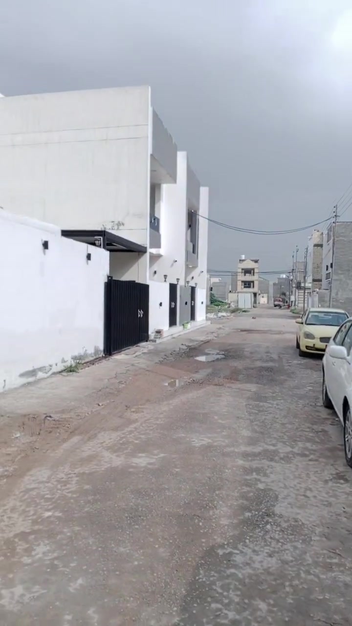 *السلام عليكم*  
*عروض أراضي زراعية سند 25 تنازل شركة************ 

- *الموقع الأول: الدورة / البوعيثة / العدل الثالث*
    - *النوع*: هيكل للبيع
    - *المساحة*: 100 م² 
    - *الواجهة*: 6.25 م 
    - *النزال*: 16 م 
    - *نوع السند*: زراعي سند 25 تنازل شركة
    - *ملاحظة*: مجاورة لقطعة أرض 100م، واجهة 6.25 م، نزال 16 م، زراعي سند 25 تنازل شركة

- *الموقع الثاني: الدورة / البوعيثة / مجمع الأحلام*
    - *الموقع*: قرب جامع التقوى وقرب العيادة الشعبية الجديدة
    - *القطعة 1*: 50 م²، واجهة 5 م، نزال 10 م
    - *القطعة 2*: 100 م²، واجهة 6.25 م، نزال 16 م
    - *نوع السند*: زراعي سند 25 تنازل شركة
    - *الخدمات*: ماء + كهرباء متوفرة
