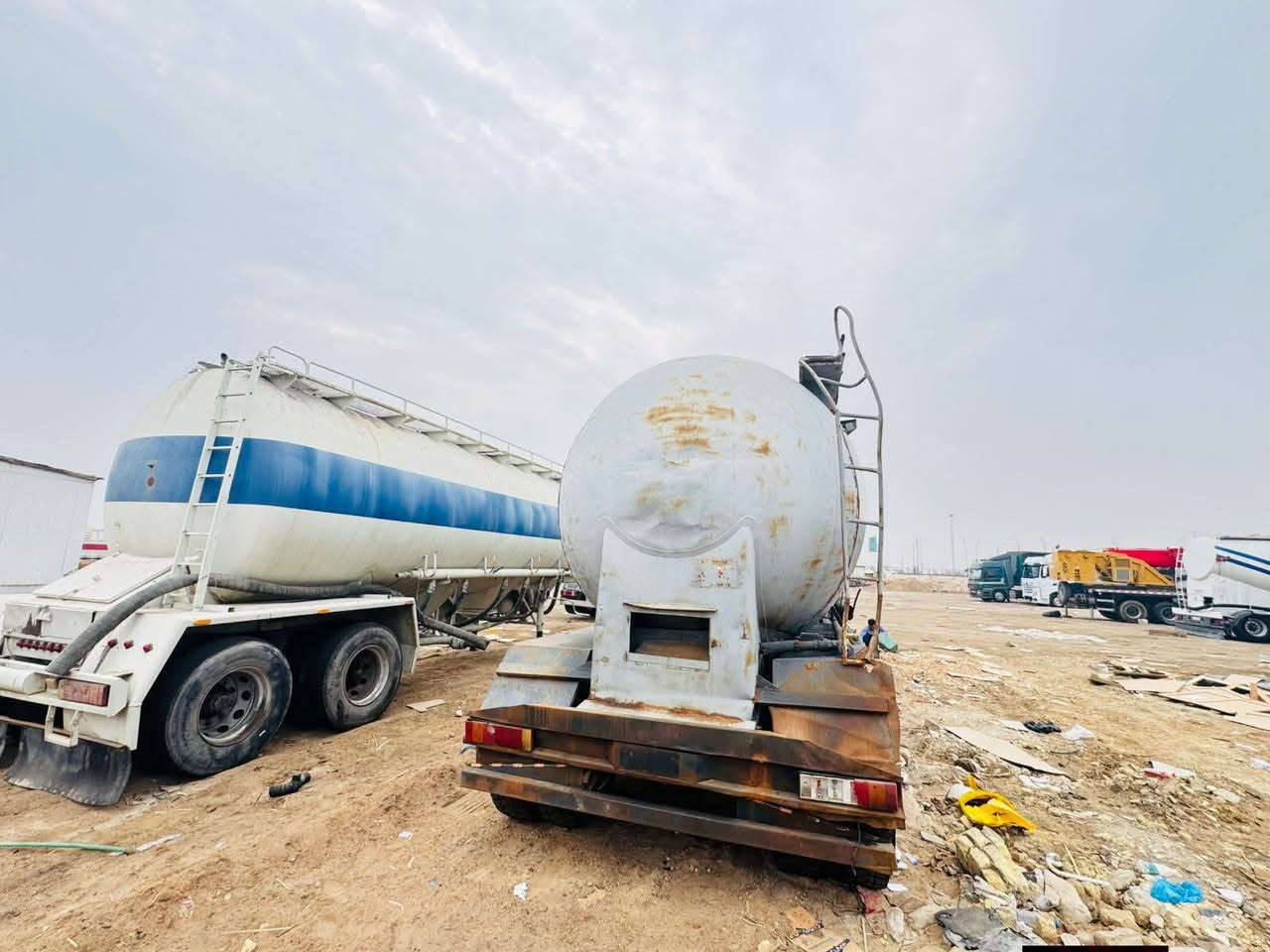 سايلوات مشتغللين بيهم علنفط ابيع هذا الموجود تايرات نظاف جوبلسات منظومات هواء وكهرباء بحالة جيدة مكائن موجودات مالتهن  سعر السايلو قفل 35ورقة الواحد منهم مكاني بصرة قرب ساحة سعد 
الشراي يتصل على الارقام التاليه ***********
***********
***********
