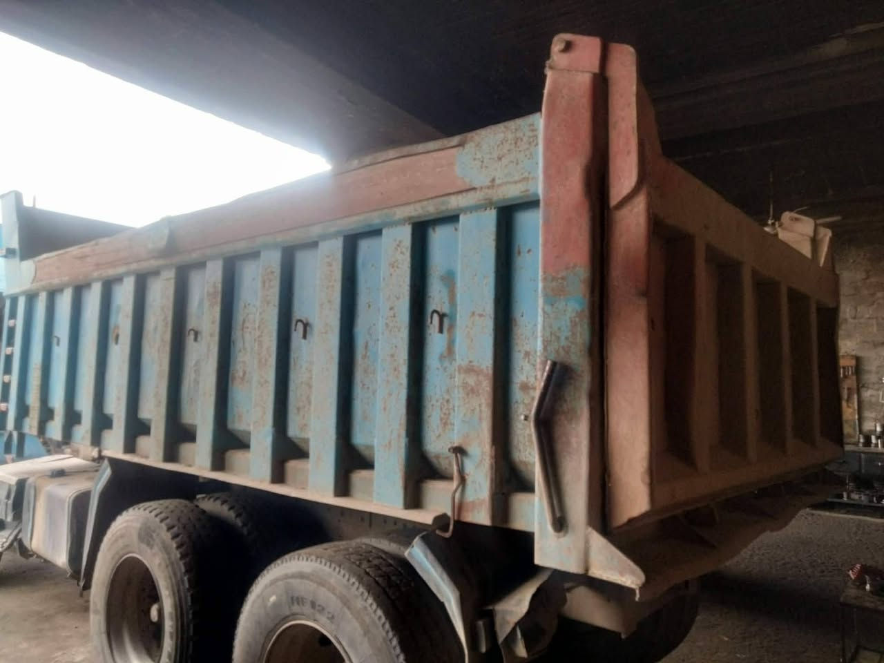 بوادي قلاب للبيع المكان الموصل السعر 25 ورقه *********** /***********
