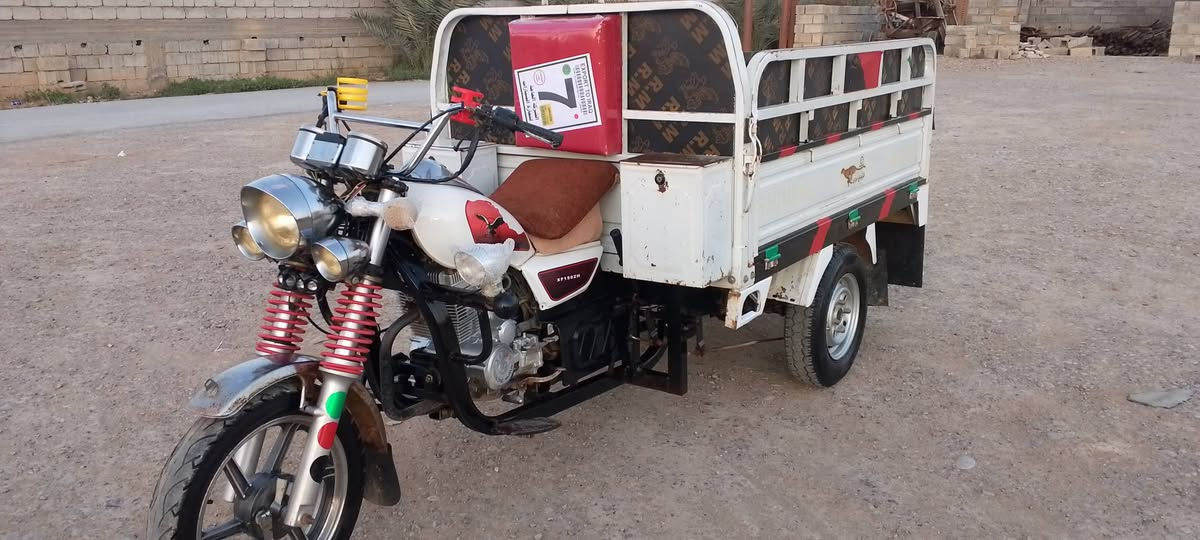 السلام عليكم للبيع موديل 21 كفالة عامة من صبغ وخياس ولحيم للاستفسار الاتصال على  ***********
