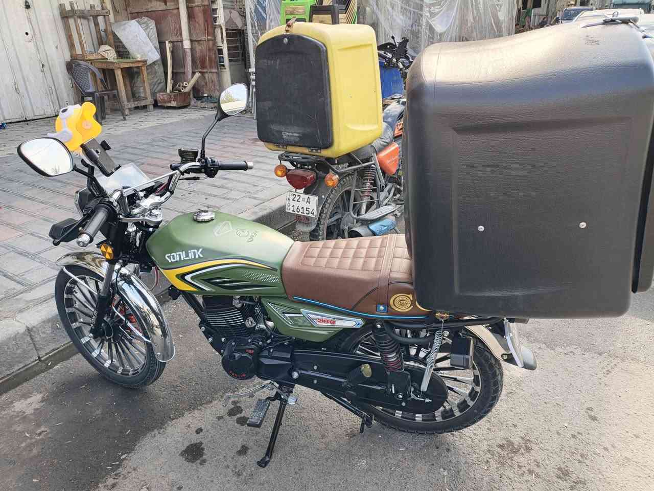 سلام عليكم سونك 200 محرك ضاغطة وزنجيل cbf اول البارحة طالعة من المعرض اوراق 3 بيه ضمان 6 اشهر صار ظرف واريد ابيع سعر مليون و50 مكاني بغداد المنصور رقم ***********
