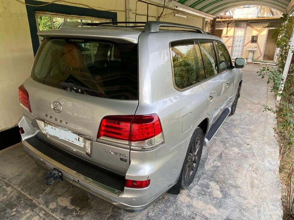 السلام عليكم 👋
✅✅  لكزز بريم ٢٠١٣  ✅✅
رقم بغداد دولي
🛑🛑 مواصفات البريم المعروفه
محرك 8 سليندر 5700 
🛑 كير مكينه حداديه دواخل كلها جديده
🛑 فتحه سلايت 
🛑 ثلاجة
🛑 تبريد مركزي 
🛑 5 كاميرات 
🛑 مرايات شفط
🛑 شغال 
🛑 شاشات خلفي 
🛑 حساسات امامي+خلفي 
🛑 رادار امامي 
🛑 بصمه مع ابواب كلها بصمه 
🛑 سستم صوت 17 سماعات 🔊
🛑 كشنات حار بارد خزن 
🛑 جكات
وباقي مواصفات لكزس المعروفه ✅
 سياره جديده بدون اي نقص 💯
بشرط تحويل رقم جديد فحص وهزه كله جديد 💯 
***********☎️
