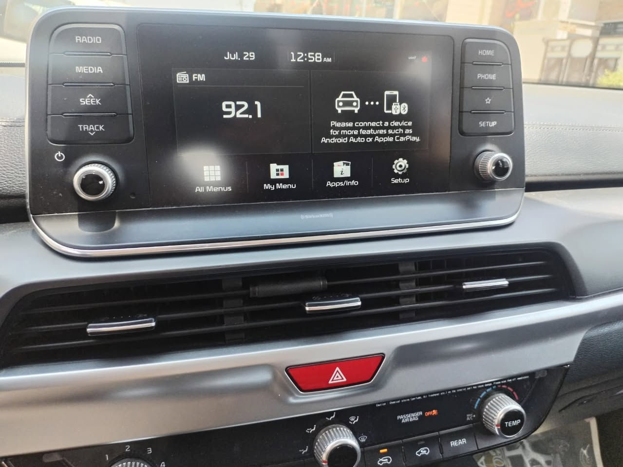 سلام عليكم كيا  تلورايد  موديل 21فئهs  مواصفات  التلورايد معروفه ما عدا باب الجنطه عادي مو كهرباء حادثها ربع جاملغ السايق مصلح مصبوغ ربع الجاملغ  وايضا ايرباك الدركه والي تحت الستيرت  طاكات   ماشيه59 كيلو  متر بيها بارد بالجنطه تحت الرقم ايضا بيها بارد  تحت قبق البانزين كد اربع اصابع  
مكان السياره بغداد حي اور 
السعر 275$ 
رقم الهاتف 7715240451
