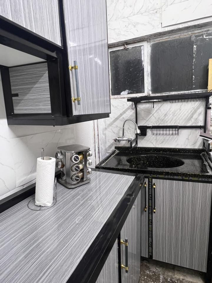 كاونتري جديد استعمال شهر واحد بعدو بالايلون سبب البيع دتحول ومساحة صغيرة سعرو 300 

‭0772 254 8732‬
