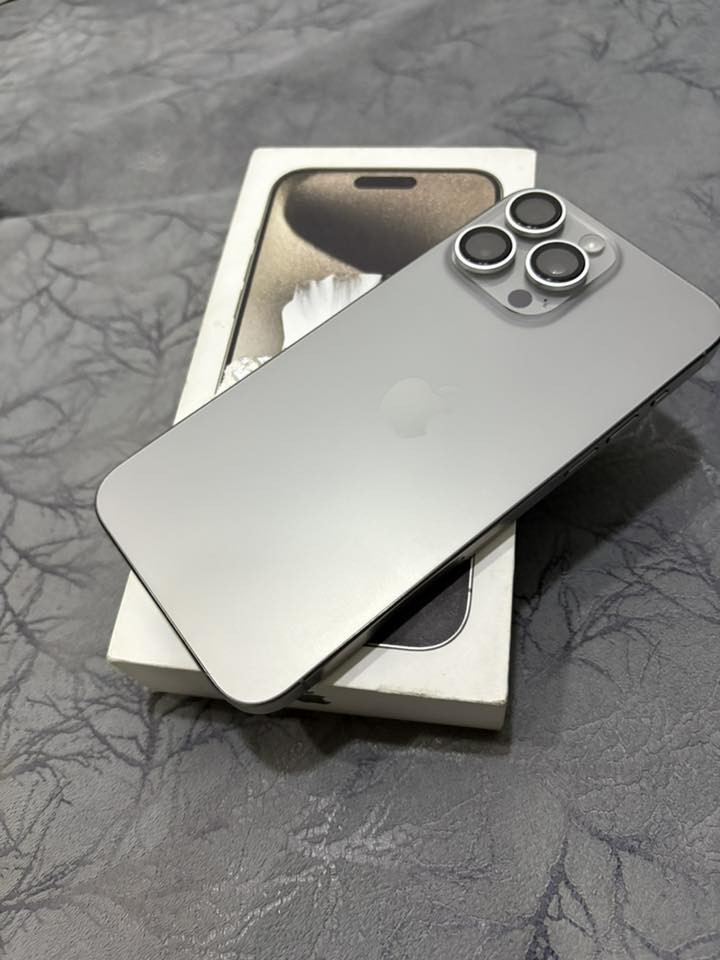 15برو ماكس 
بطارية 85
ذاكرتة 256
دبل شريحة Za
مكفول وتر وكارتون مطابق 
السعر 1025
***********
