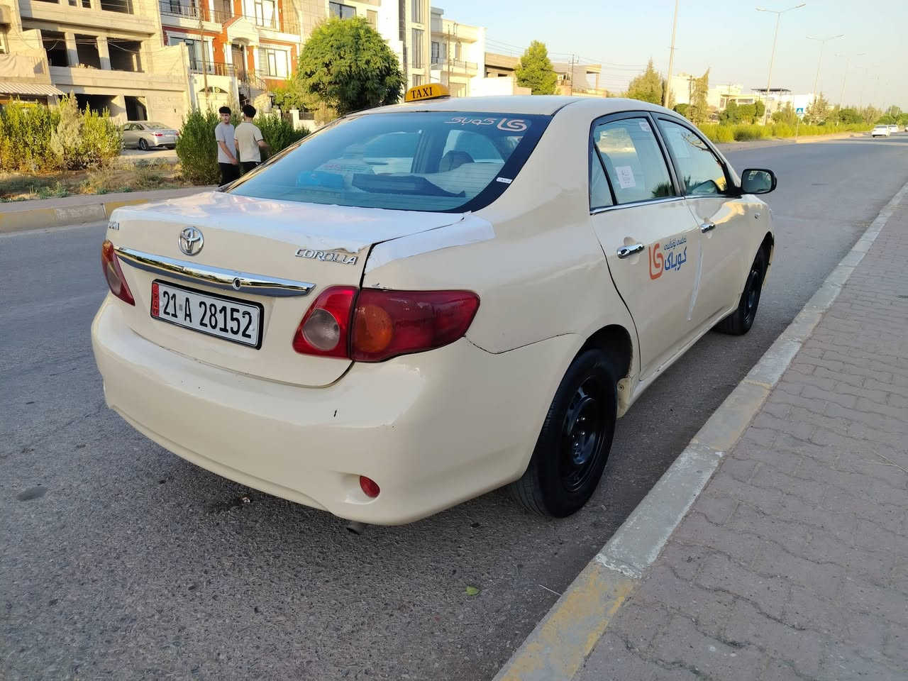 کرۆلا 2010 بۆ فرۆشتن ڕەقەم و سەنەوی تازەیە 
کەڤەرێکی گۆراوە سەقفی ڕەشە تەحویل و غەرامە بەشەرت لۆگۆشی نیە گێڕ و مەکینە بەشەرت تەبریدی بەشەرت وردە مەسرەفی تەقە و ڕەقەی تیایە سعری ٨۳$ گەڵا و مەعمەلە
***********
