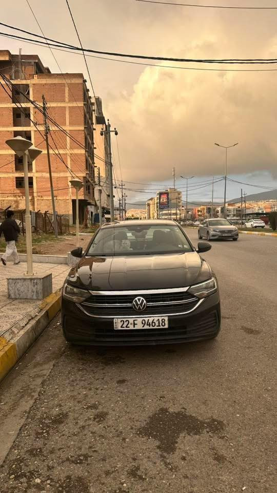 جيتا 23 se+ تدفئة كشنات فتحة سقف بصمة ابواب وتشغيل عن بعد رادارات ومثبت سرعة اوتو ستوب وسايد بريك بصمة وكشنات جلد 1.5 توربو ماشية 26 ميل ايرباكات بردة فقط وراجعة سستم بدون دواخل وعليها سيرفس كامل لغد شاصي كير مكينه كلها مكفول تحويل مباشر السعر 168 
***********
