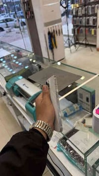 12برو ماكس  لون ابيض ضهر مكسور جهاز ما مفتوح ذاكره 256 بطاريه 85 ‏ما م...