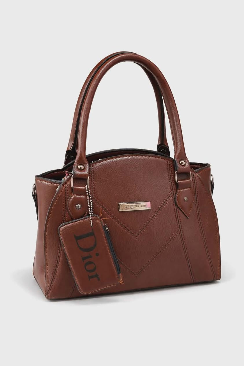 زبائننا الأعزاء 🤍
تشكيلة اليوم ما تتنفوت👌
وبأسعار جدا مناسبه 🫰
حقائب لروغان – جلد صناعي – كاوبوي
بتصاميم مختلفة وأنيقة تناسب كل الأذواق 👝✨
أناقة ✨ فخامة 👑 إطلالة تخطف الأنظار 💫
حقيبة وحدة… تغيير كل ستايلج 
💥 الكمية محدودة والأجمل يخلص أولاً
📲 للطلب والاستفسار راسلونا على الواتساب:
***********
متوفر توصيل لجميع المحافظات ب5الاف 🚛
