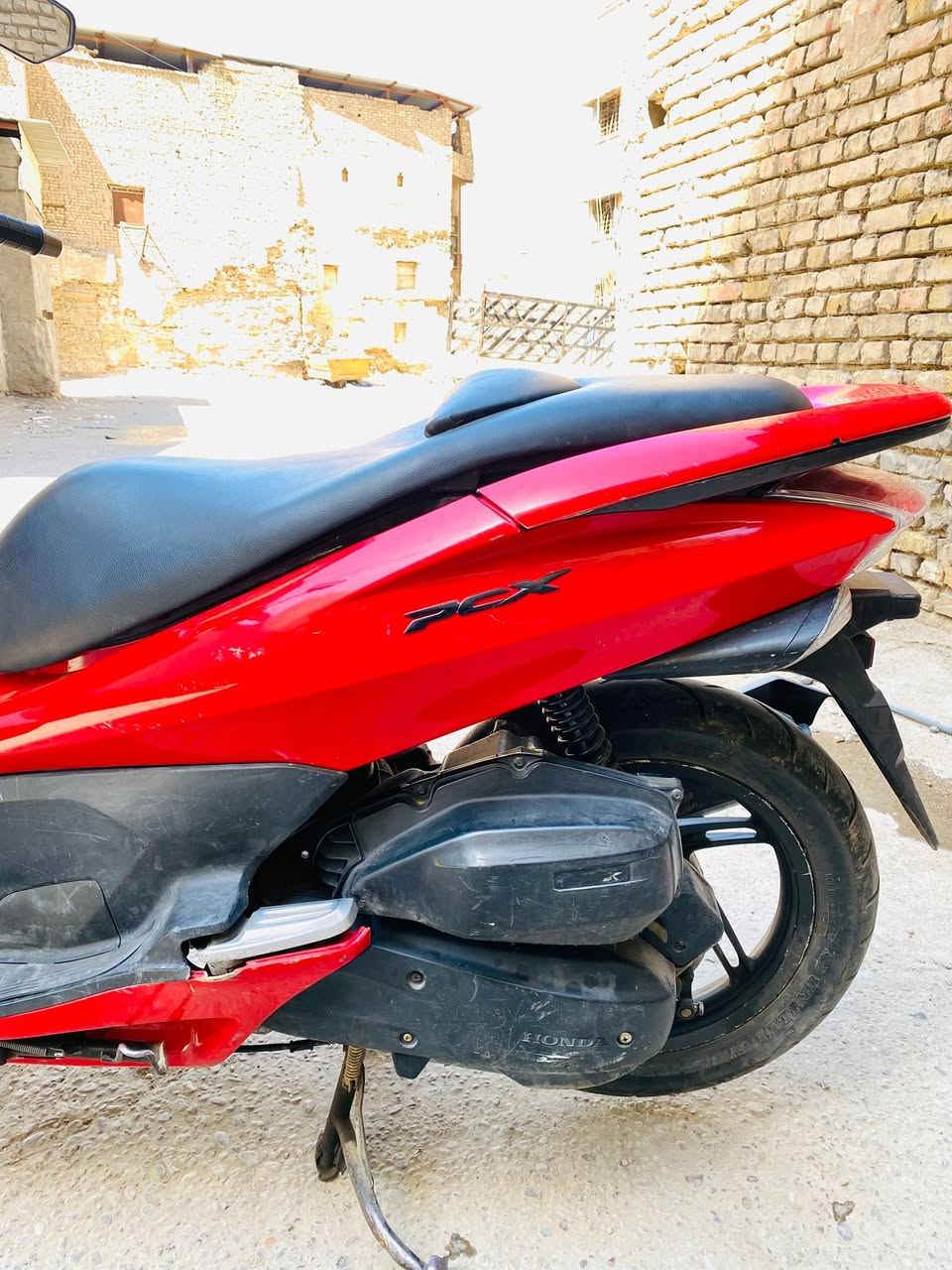سلام عليكم جيل اولpcx حساس استان وكهربائيات كلها شغاله ماشيه 44 دراجه حلوه مرتبه  جاملغ بي ثلمه صغير بمكاني ب الكفاح ب مليون و300 ***********
