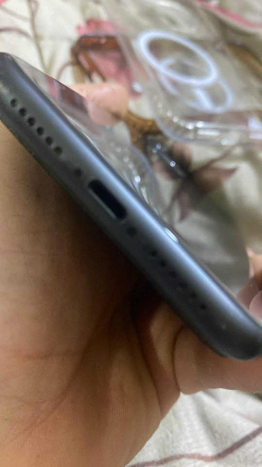 السلام وعليكم ايفون11 وتر مامفتوح ذاكره128 بطاريه 72 سعر 225 وبي مجال حك جيه مكاني المشتل***********
