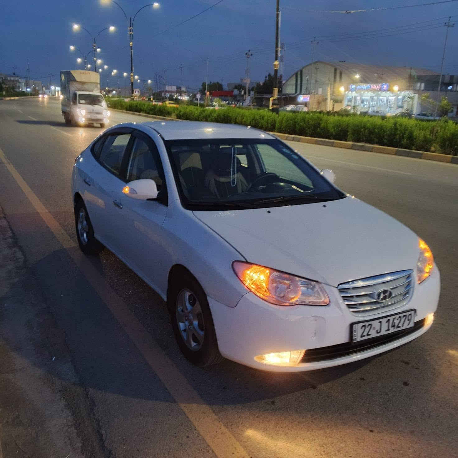السلام عليكم 
🚗 للبيع فقط – هيونداي النترا 2011 خليجي
🔹 الممشى:88ألف كم
🔹 المحرك:  (ما مفتوح)
🔹 الكير: شرط
🔹 اربعه دسك
🔹 تبريد ممتاز ❄️ + تدفئة 
ملاحظه بيها جاملغ باب صبغ وشبر بل بوند فقط يلا دواخل
📌 المواصفات:
تحكمات ستيرن قفل مركزي
شاشة + كامرة
تبريد لمس
📌 الحالة:
سيارة نظيفة جداً مال جناي
عليها أدامة
غرفه + كشنات جدد
تخم تايرات جديد
هزة 2027 (كلشي جديد)
رقم أربيل
تحويل مباشر باسمي
سنوية لغاية 2031

 السعر: 105بيها مجال شي قليل
📞 للتواصل:***********

