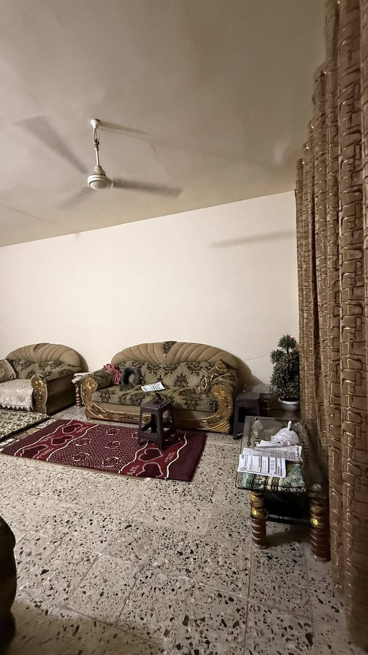 للبيع
بيت في حي الشرطه الثانيه
قرب مدرسه الرصافي 
مساحه 200متر
شارع 15متر
طابقين 
3 غرف نوم 
بناء طابوك 
السعر 200 مليون قابل للتفاوض 
للاستفسار مراجعه مكتب حاتم للعقار مقابيل محكمه تحقيق الفلوجه على شارع جيش شعبي 
او الاتصال على
***********

