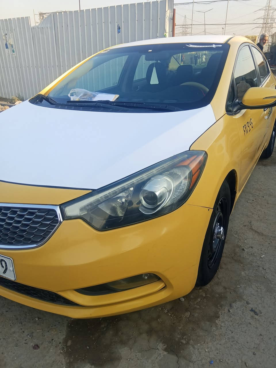 السلام عليكم كيا فورتي موديل 14 وارد امريكي مكينه جي دي اي200 ماشيه 173  مصفره هيئه وغرامات   مثل ماموضح بل سونر فقط سياره خير من الله مال خبزه وبالعافيه عليه الي ياخذها يشهد الله السعر 1005 وبيه مجال الطيبين ورجائا الي ماتعجبه لايعلق السوك كلشي بيه البلديات قرب تقاطع الكهرباء غير متواجد على النت شراي اتصل *********** ‏‪***********‬‏
