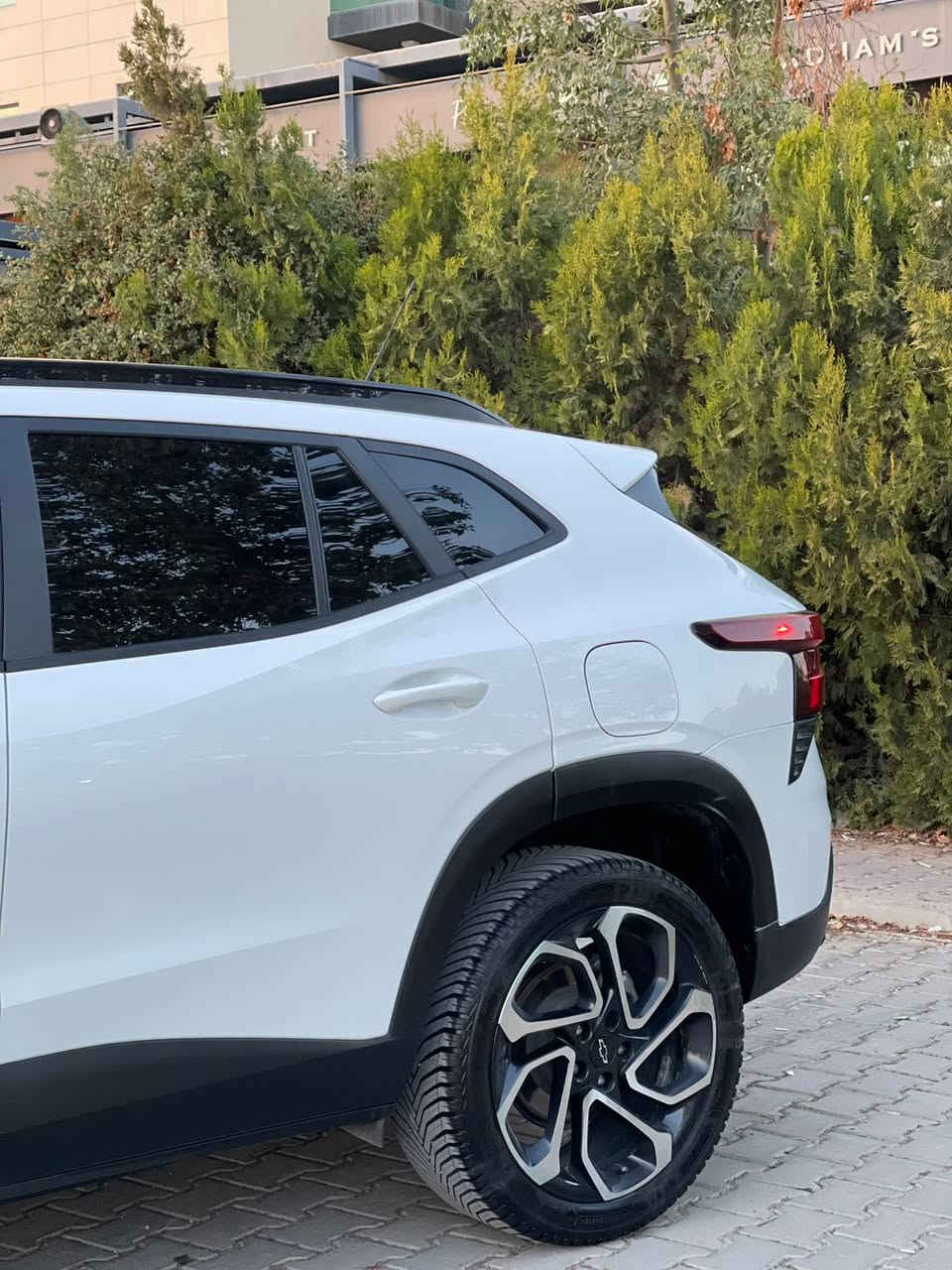 شوفروليه تراكس RS - موديل 2024 (فول مواصفات 1/1)
المواصفات:
• الموديل: 2024 فئة RS.
• التشغيل: تشغيل عن بعد (شغالة).
• الشاشة: شاشة كبيرة مع گيج إلكتروني (ديجيتال).
• الأنظمة الذكية: نظام تحديد مسار (خطي جادة)، أوتو ستوب، وأوتو بارك.
• الكراسي: جلد مع نظام تدفئة (هيتر).
• الشحن: شاحن وايرلس للموبايل.
• الرادارات: رادارات كاملة (أمام، خلف، وجوانب بالمرايا).
• السقف: فتحة سقف (سلايد).
حالة السيارة:
• الحادث: السيارة بدون حادث، فقط الدعامية الخلفية كانت مكسورة (صور الحادث موجودة قبل وبعد التصليح).
• الشاصي: السيارة كپس (أمام وخلف).
• الايرباغات: سليمة ما طاگة (بشرط الفحص).
• السيارة جديدة جداً وبحالة الوكالة.
الموقع: السليمانية.
للاستفسار والتفاصيل، يرجى الاتصال على الرقم:
***********
