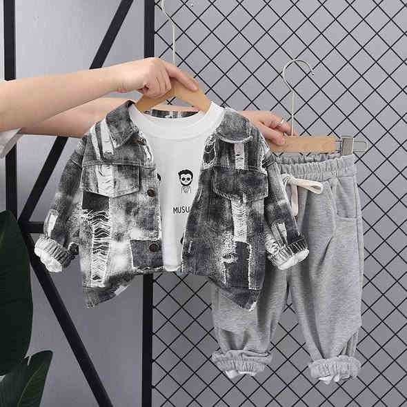 سوتات ٣ قطع موديلات مختلفه ومميزه وبأسعار مناسبة جداً 🔥😍
كلشي جديد ومميز لدى بوتيك نونو 😍 

متوفر طرحات واللوان🔥🔥

يلبس من ١ سنه الى  ٥ سنوات 🥰

يوجد توصيل 🛵

محمد ***********

حديثه -بني داهر - مقابل جامع بني داهر الجديد
