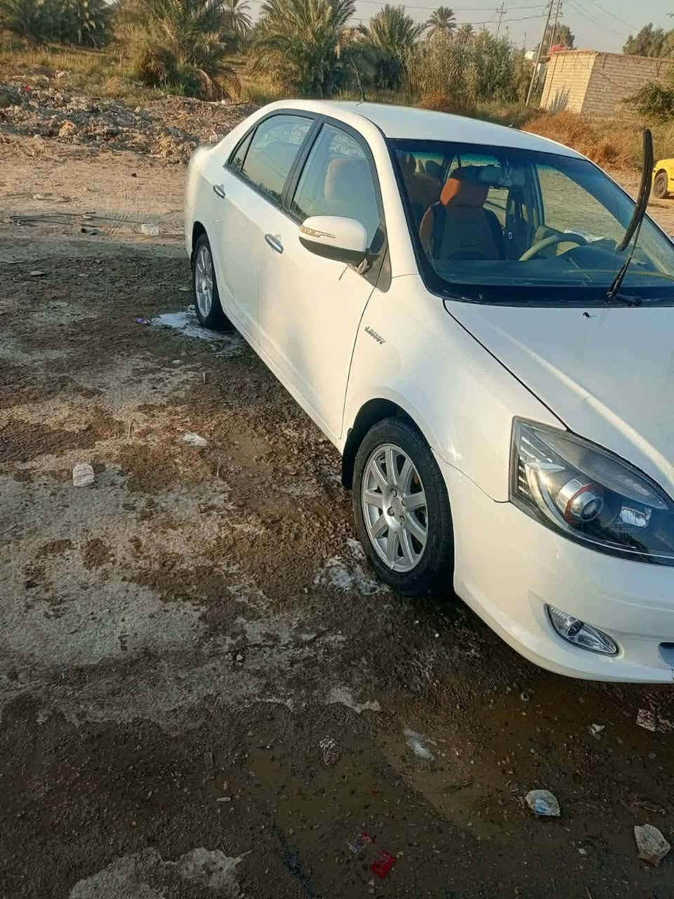 السلام عليكم جيلي موبل 13 رقم بابل كير عادي السعر ب40وبيها مجال 
قليل العنوان الحله ابي غرق رقم الهاتف ***********
