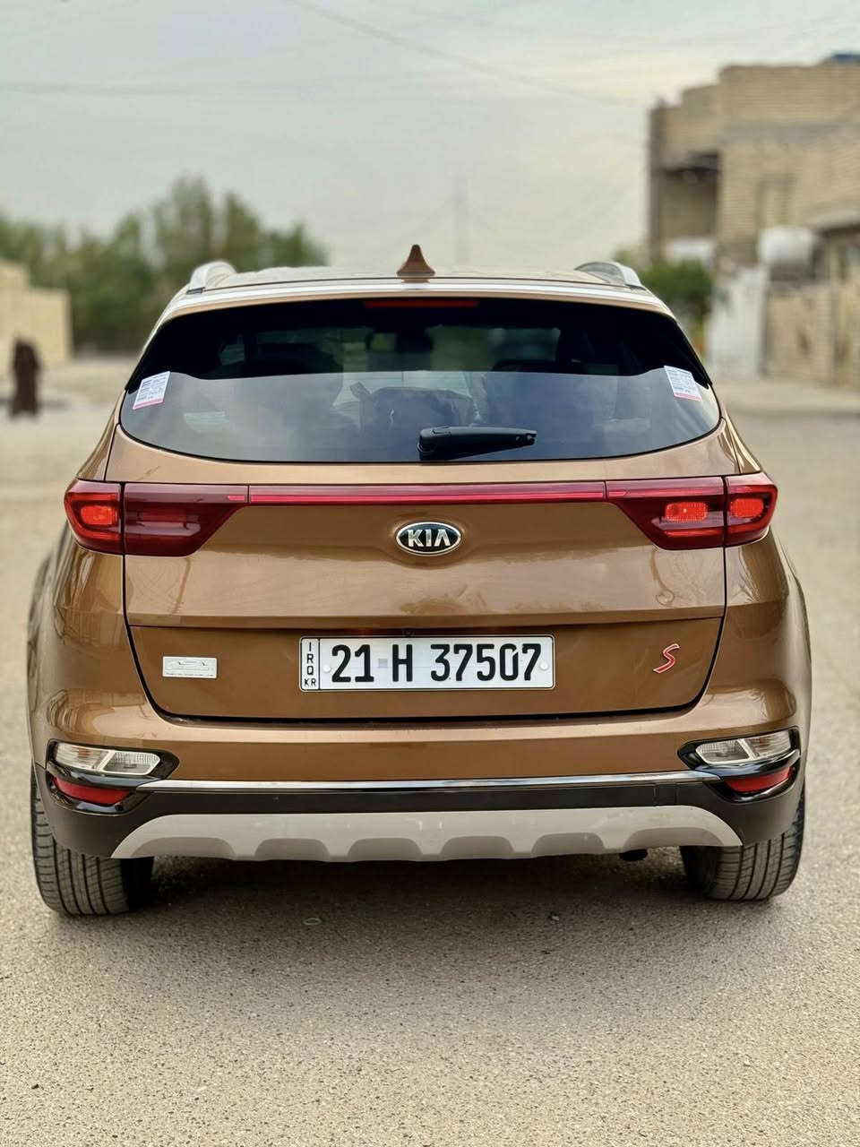 كيا سبورتج موديل 2021 لون مشمشي حادثها جاملغ وبنيد بدون دواخل وشواصي ولغود مكفولات كير ومحرك 2400 رقم شمالي الدولي الجديد ب اسمي تريد تحويل وكاله ثاني يوم هزه وفحص جديده سنويه جديده يعني سياره ما عوزها مصرف ربع دينار جاهزه تخم تايرات جديد صدر جديد سياره مال بيت ع ايدي وما بيها نقص جاهزه داخل لونين سياره كشنات جلد داخل بيجي  شاشه كبيره وكامره فول تحكم ستيرن كشنات تتفئه جهتين كروز مثبت السرعه مانع الانزلاق قطعتين تبريد مركزي منفصل نضام صعود ونزول منحدرات مود درايف ثلاثه انضمه قياده سبورت وسمارت وايكو اقتصاد البانزين وبعد بيها مواصفات اكثر / مكان السيارة بغداد-الرصافه  سعر 143 وبيها مجال بصيط للاستفسار الاتصال على الرقم ***********
