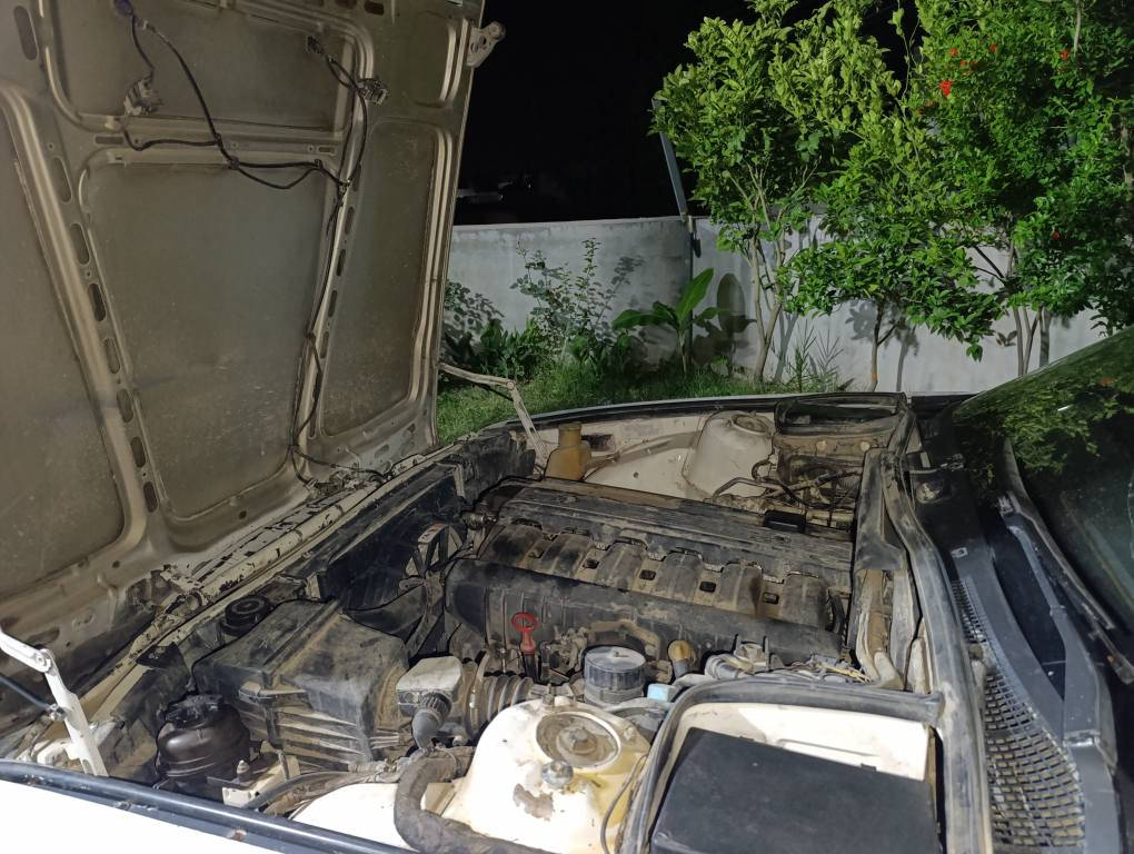 ((﷽))*********** تەنها فرۆشتن BMW  525 ئـاڕم پلاستیک هەولێر مۆدیل 1992 ماشااللە لەقوەتی فولە بەس سلایت نیە تۆماتیک جام کارەبا تەبریت ئیش ناکا ناو جلد وەرگەڕاو بڕانەوە بەشەرت ئاڕمو ئەولیات بەشەرت سعری 37$ وەرەقەو کەمێک مەجال شوێن کۆیە *********** كويسينجاك, أربيل
