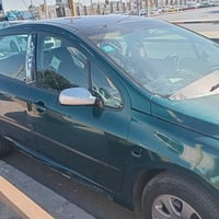 بيجو ٣٠٧ • ٢٠٠٤ • ما بيها صبغ