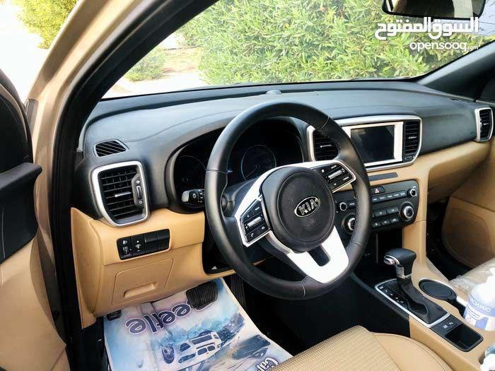 السلام عليكم سبورتج 20 خليجية شركة الدولية رقم بغداد رقم وسنويه جديد بأسمي تحويل ثاني يوم
 ماشيه 80 الف 
السياره جديده ومكفوله من البارد والصبغ والتبديل 
بيه شخط بالدعاميه ورصعتين صغار 
السعر 188 ورقه مجاله جدا بسيط 
مكان السياره بغداد الكرخ منطقة الداودي 
اي ستفسار راسلني وات ساب ***********
