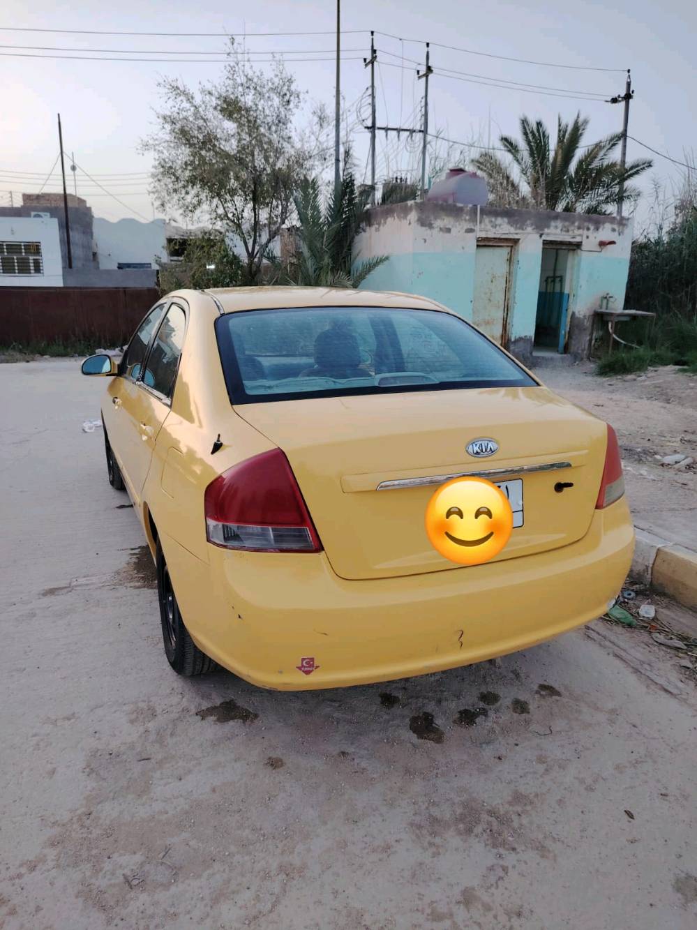 السلام عليكم 
كيا سبكترا موديل 9 وارد امريكي بيه چاملغ الگدام وشويه ب الچاملغ الوره قليل مكينه گير خير من الله تبريد شغال هيئة وغرامات مصفره سنويه ل27 بشهر ال8 يلا تنتهي بسمي سعره 70 وبيه مجال/***********