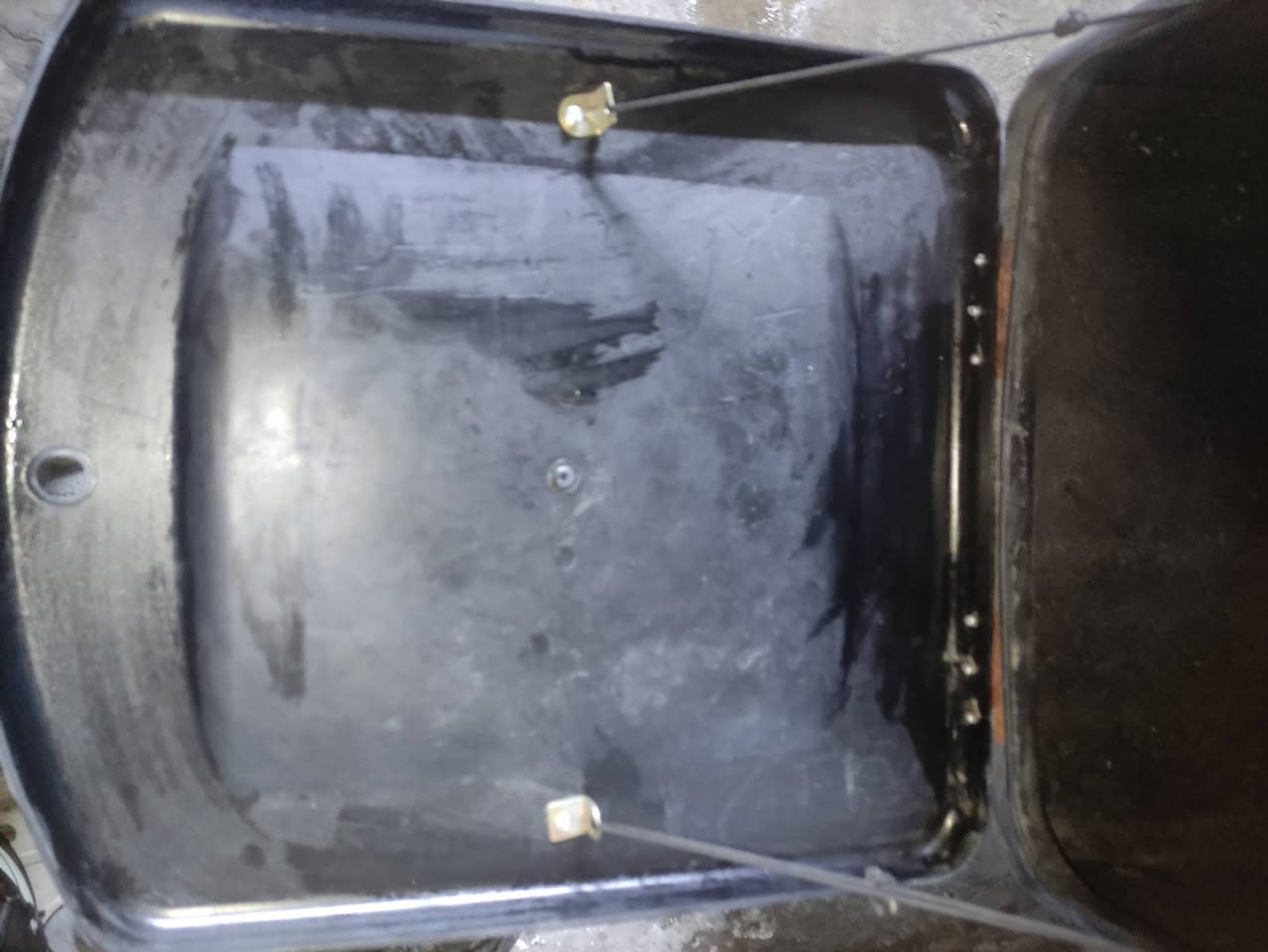 سلام عليكم ورحمه الله وبركاته صندوك للبيع السعر25الف مكاني بغداد نهايتة حي أور الرقم***********
