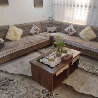 تخم قنفات + ميز وطبلات 4 للبيع بسعر مناسب جدا 07504412293