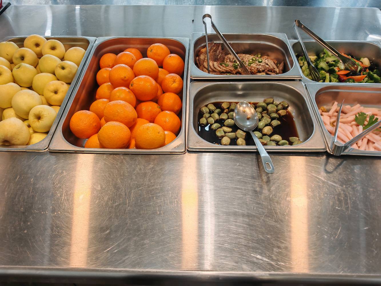 نادل مطعم
مطاعم شركات او مطاعم شعبية 