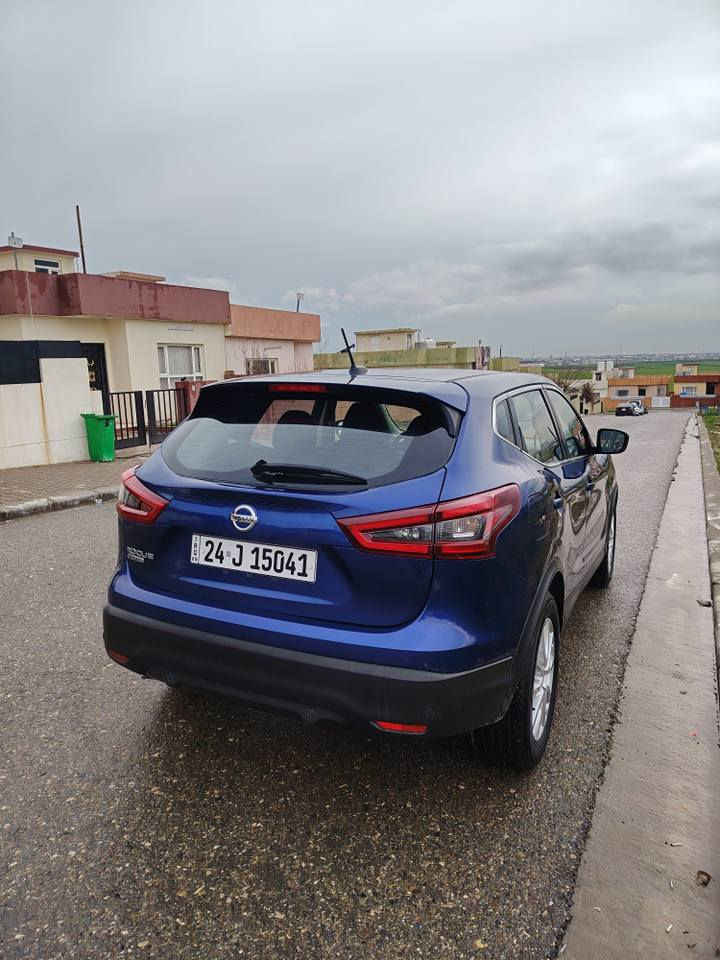 NISSAN ROGUE SPORT  S
2022
محرك 4 سلندر
ماشية 63 الف كيلو
تحكمات ستيرن
مثبت سرعة
كامرة خلفية
حساسات خلفية
أوتو ستوب
رادار أمامي
رادار جانبي للمسارات
تحذير النقطة العمياء 
مانع انزلاق
تبريد قطعتين

بيها قطعتين ونص 
ايرباكات سيستم شركة
عليها غرامة 300$ تنزل من السعر
سعر 175 ورقة ومجال
شرط التحويل 
*********** دهوك, العراق
