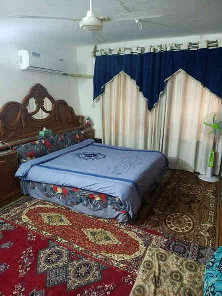 🔶 للبيع دار سكني في النجف – حي النصر بانزين خانه/ شارع 15 الرابط بين النصر والميلاد 🔶�
فرصة مميزة لامتلاك دار سكني بموقع حيوي وشارع عريض 15 متر، يتمتع بخدمات كاملة وطابع هادئ ومناسب للعوائل.
📍 المواصفات العامة:
المساحة: 200 متر
واجهة على شارع 15 متر تبليط
البناء: قديم لكن نظيف جدًا جدًا
البناء كونكريت والارضية سيراميك
مرتفع عن مستوى الشارع
🏠 تفاصيل الدار:
شقتان مساحة كل واحدة 25 متر (مؤجَّرات)
باقي الدار يحتوي على:
غرفة نوم
صالة
هول
استقبال كبير
مطبخ
حمامات داخلية وخارجية
كراج للسيارة
✨ المميزات:
موقع استراتيجي يربط بين منطقتي النصر والميلاد
كافة الخدمات متوفرة
مناسب للسكن أو الاستثمار
💰 السعر: 225 مليون قابل للتفاوض
📞 للاستفسار:
*********** – منتظر الحسناوي النجف
