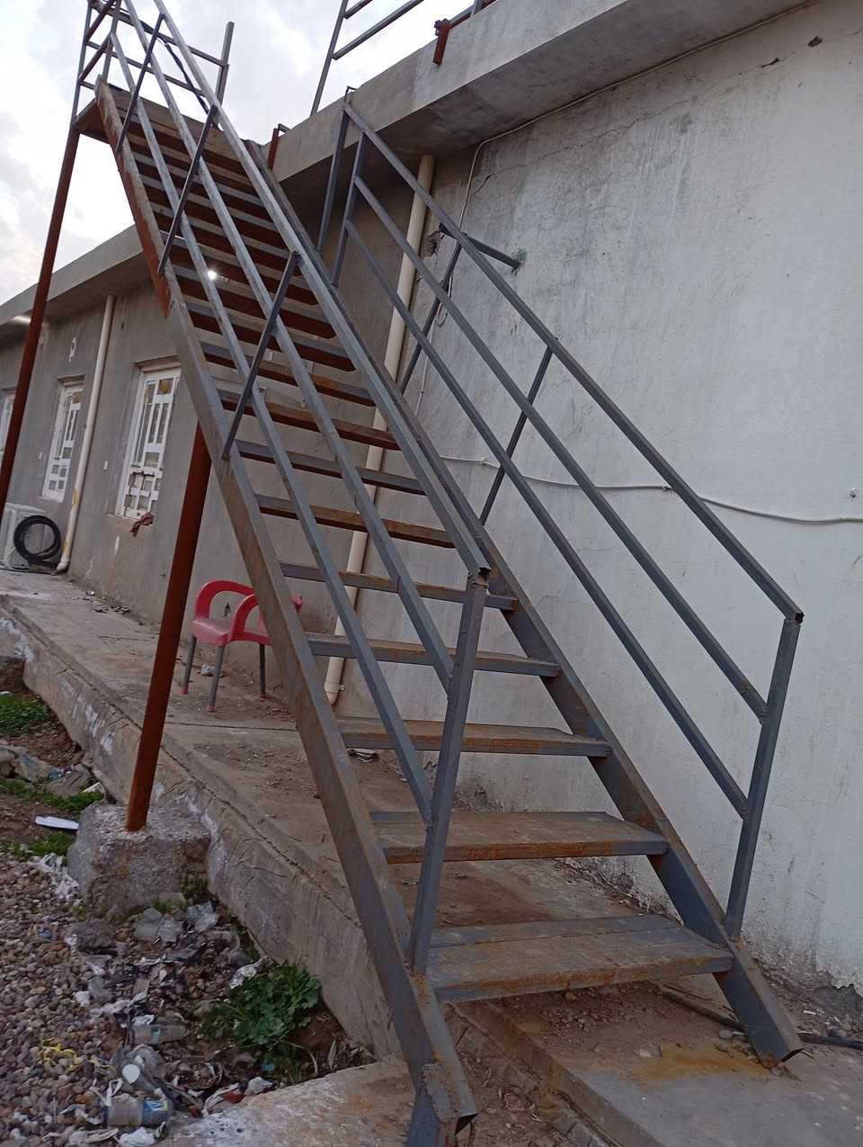 درج للبيع .حديد ثقيل. مكاني مشاهده. ***********
