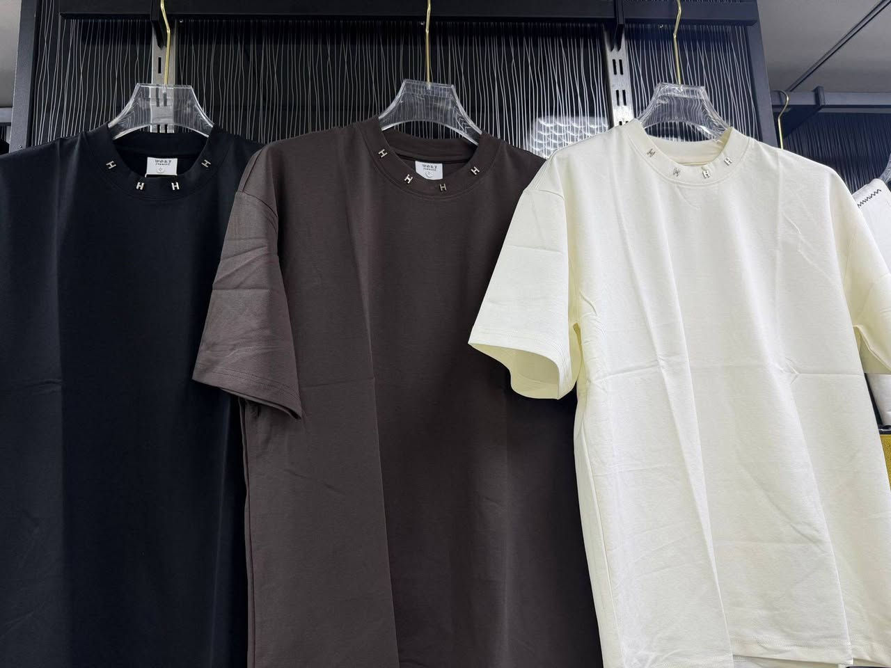 بدي صيني ماستر كوالتي ماركات

قياس XL  -- 3XL

الدرزن 12 قطعه ب125 الف


**إذا كنت صاحب هذا الإعلان وتريد حذفه لأي سبب، رجاءا أرسل رسالة إلى الدعم الفني**