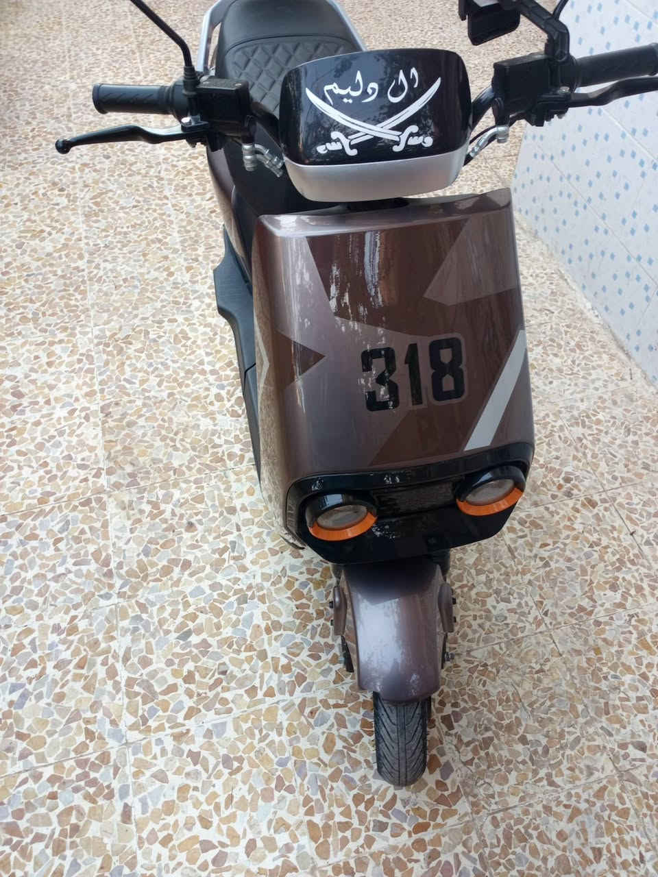 ماطور شحن 318 للبيع كلو شرط الشراي يجي خاص ***********
