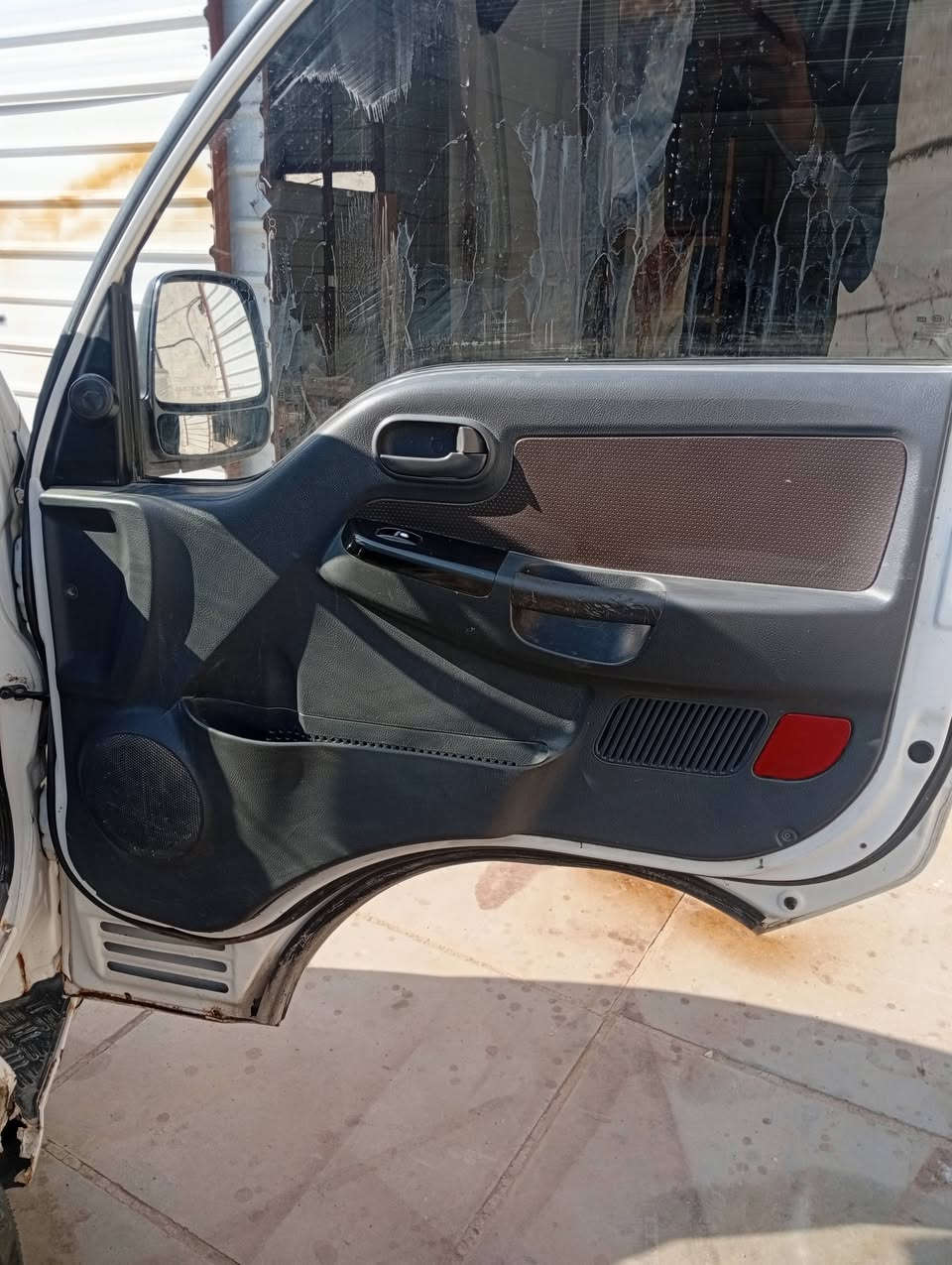 السلام عليكم ورحمه الله وبركاته 
كيا للبيع موديل 2016 مكفوله بس بيها خيط بخار 
والخياسات موضح بل صوره الاستفسار الاتصال على الارقام التاليه/***********/***********/مكان السياره بغداد محموديه/اخوان مكلف بل نشر
