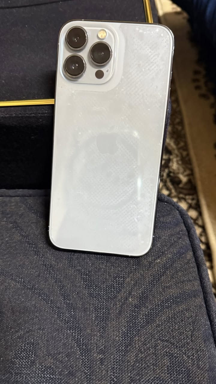 السلام عليكم 

متوفر ايفون 13 برو ماكس 
لون بحري نظافه 100%
ذاكرة 256
بطاريه 75
تك خط 
السعر 700 وبيه مجال للطيبين 
ملحقاته وياه كيبل +وكارتونه 
الجهاز شرط كلشي ما مبدل بيه ولا مرفوع 
الاتصال *********** وموجود خاص
