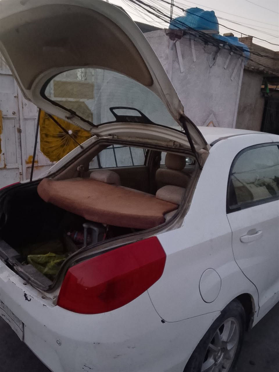 سيارة شيري  فلاوين موديل 2011 تحويل ثاني يوم  سيارة بلادية كير عادي السعر 35 أو بي مجال المكان بغداد  الشعلة هاتف ***********
