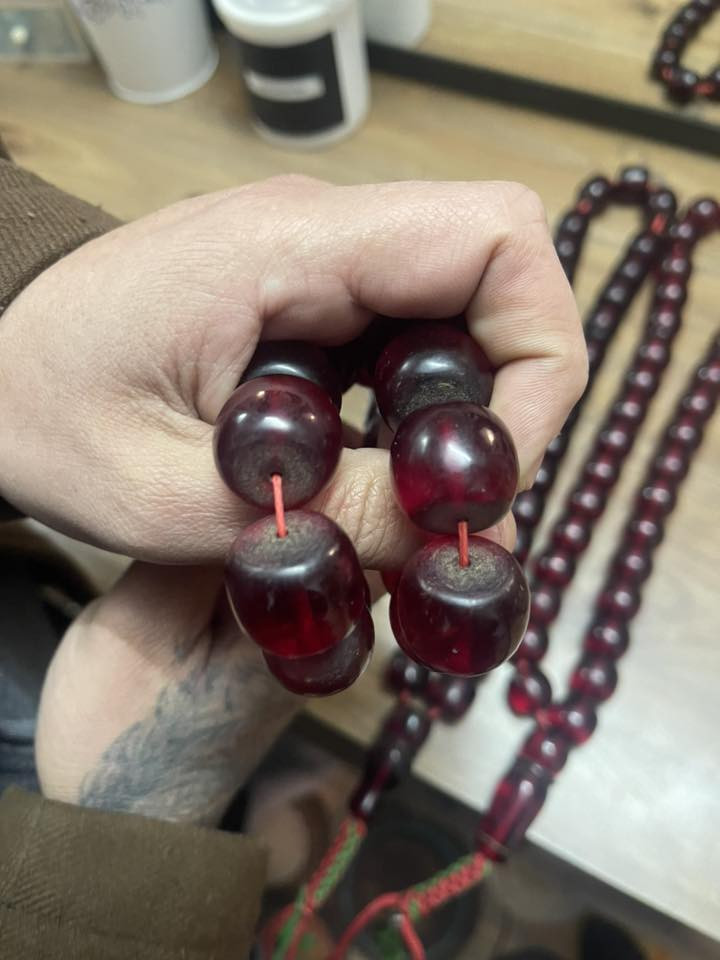 سلام عليكم
للبيع  سبح  انتيك زيوت  الماني المسابح قديمات جدآ جدآ النضافه 💯٪💯 احلا من الصور الاوزان بصور بغداد الكرخ السعر خاص او اتصل ب ***********
