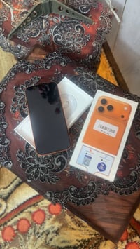 للبيع 17 برو ماكس  سعر 1950 بية مجال سمكرت واحد  اي بي ام للتواصل فقط ...