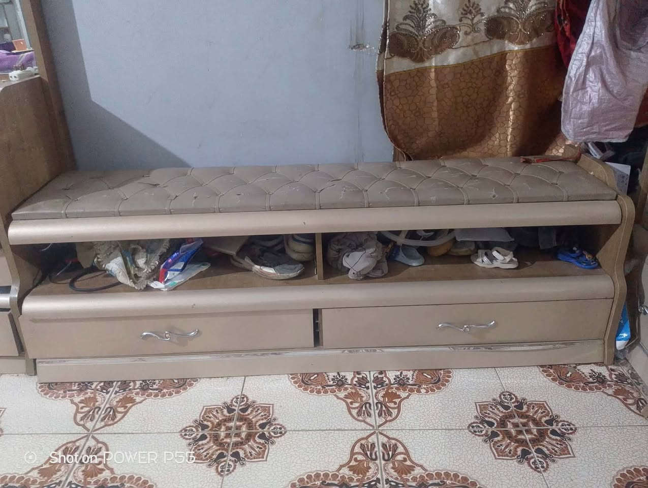 غرفه للبيع داخل كربلاء السعر350 وبيها مجال غرفة ملكية بيبان سلايت قطعتين دوارات 8 قطع بيه اضرار بسيطه
 العنوان كربلاء / أمن الداخلي 
الشراي يتفضل خاص


**إذا كنت صاحب هذا الإعلان وتريد حذفه لأي سبب، رجاءا أرسل رسالة إلى الدعم الفني**