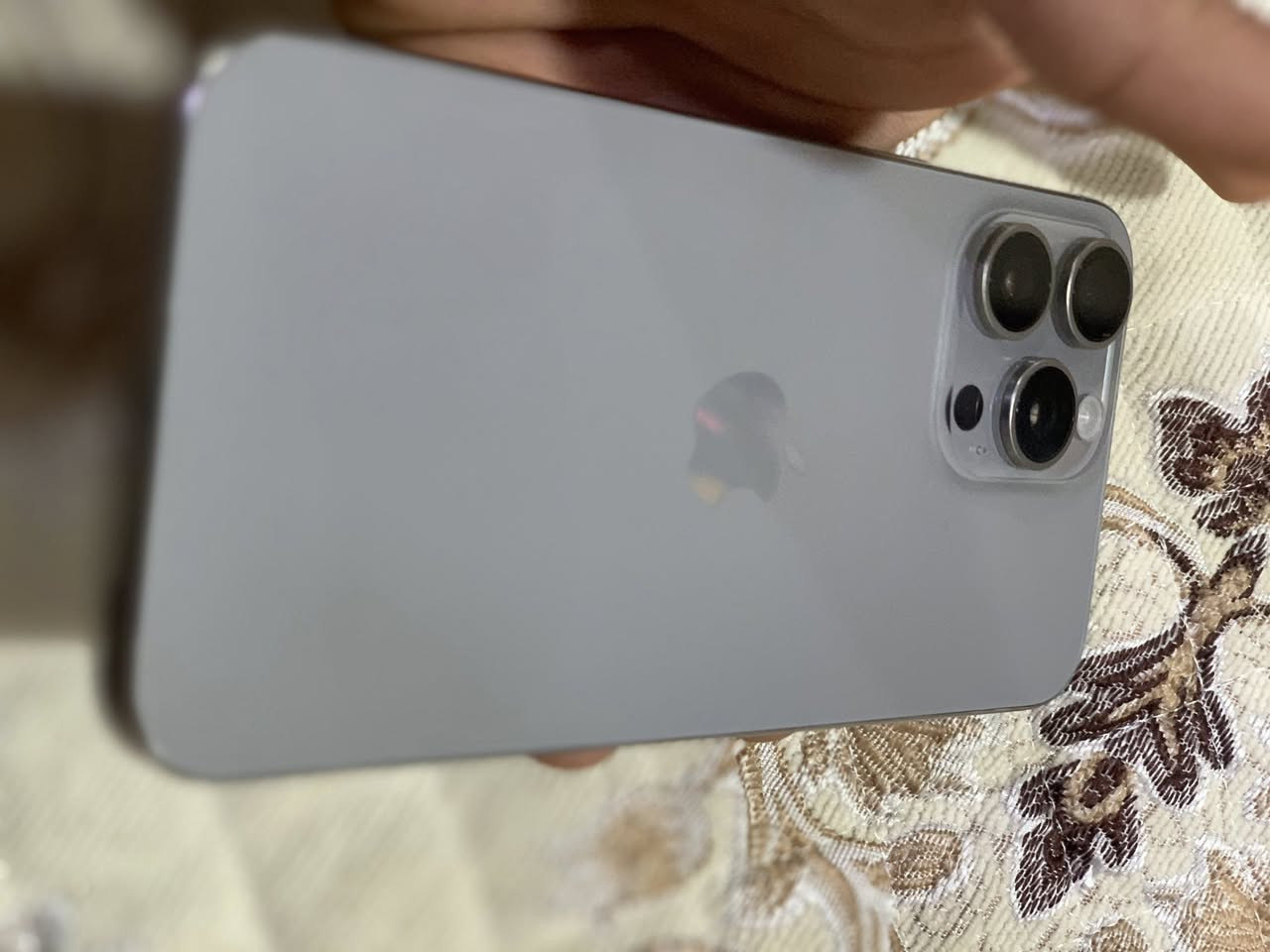 ايفون 15برو ماكس لبيع سعرر1100 وبيه مجال بطاريه 100 مشحون 200مره مكفول جهاز مكاني بصره ابو الخصيب اتصال ***********
