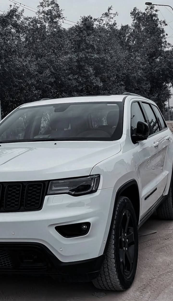 ‎جيب شيروكي بلاك توب 2019 خليجي
‎رقم بغداد
ماشيه 70 الف كيلو /45 الف ميل
‎ ⁃ فتحة سقف - كشنات كهرباء  - رادار خلفي امامي -رادار جانبي النقطة العمياء حساسات امامية وخلفية- شاشة كبيره- محرك 6 سلندر - زراكات ماء لايت- كير طيارة 8 نمر -دفع رباعي 4*4 - كشنات 
بيجي ومغلفهن - توقف ذاتي  
السيارة متتعب بيها گير ومحرك وصدر مكفولات سيارة نظيفة ومناقصها شي وماشية قليل 
السعر 265 بيها مجال قليل
رقم الهاتف ***********
مكان السيارة بغداد مدينه الصدر
