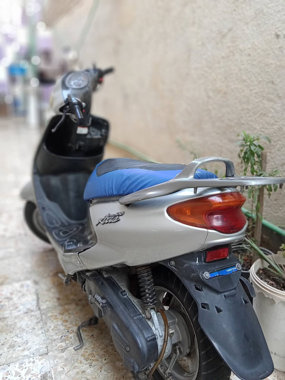 السلام عليكم
دراجه اكزز للبيع الدراجه نضيفه ومامفتوحه 
بس الكفر الوجه تجاري الباقي كله اصلي السعر 950 وبيه مجال يعني 900 قفلل ***********
