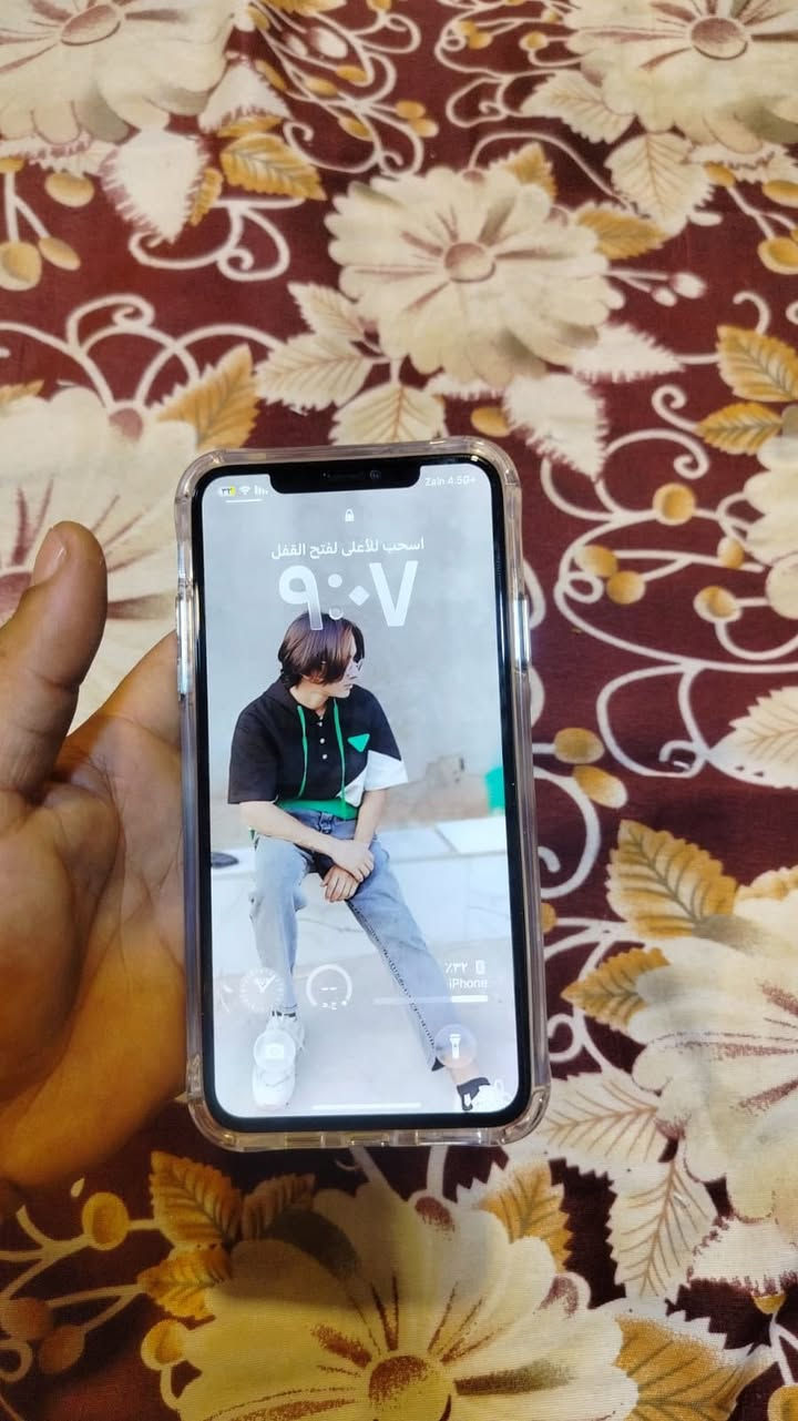 سلام عليكم ايفون 11 برو ماكس ذاكره 256 جهاز حلو ونضيف ملحقات شاحنه فقط مبدل بس شاشه ولباقي كفاله كارتونه ضاع بيتنه  اريد اراوسه ويه ايفون 12 برو ماكس حته لو مبدل شاشه وبطاريه عادي جهازي شوي بي فطره بضهر /  ***********
