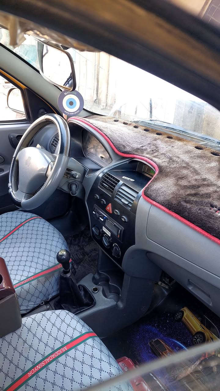 السلام عليكم  طيبة موديل 15 بيه طخات باب السايق وبخشم البنيد معروضة 30 وبيه مجال هاتف *********** العنوان الحرية شارع الدور العريض
