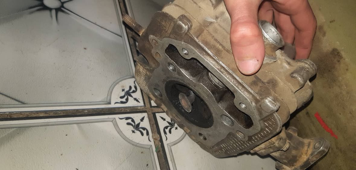 محرك هو و تفرعاته واكفة بي ولفات،السلف جديد كابريتر جديد ابيعلك محرك سحتاج تجفيت نهايته ٣٠٠ 
واتساب ***********
